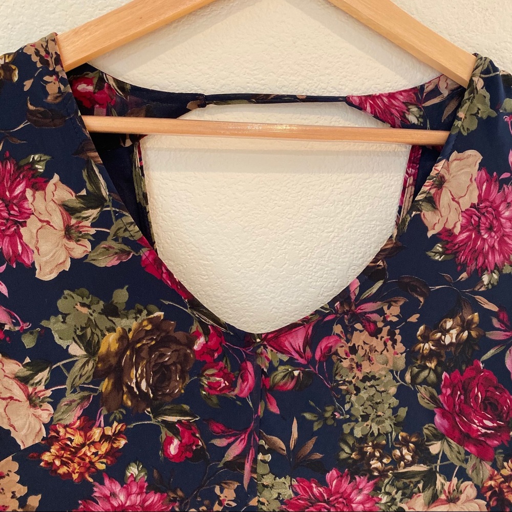ASTR Floral Long Sleeve V-Neck Mini Dress - Picture 3 of 9